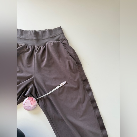 Athleta-Nolita Slim Tapered Ankle Length Crop Pant-Brown-Athleisure-Size 4 - Picture 11 of 13